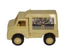 Игрушка машинка из пластмассы Армейский автомобиль
